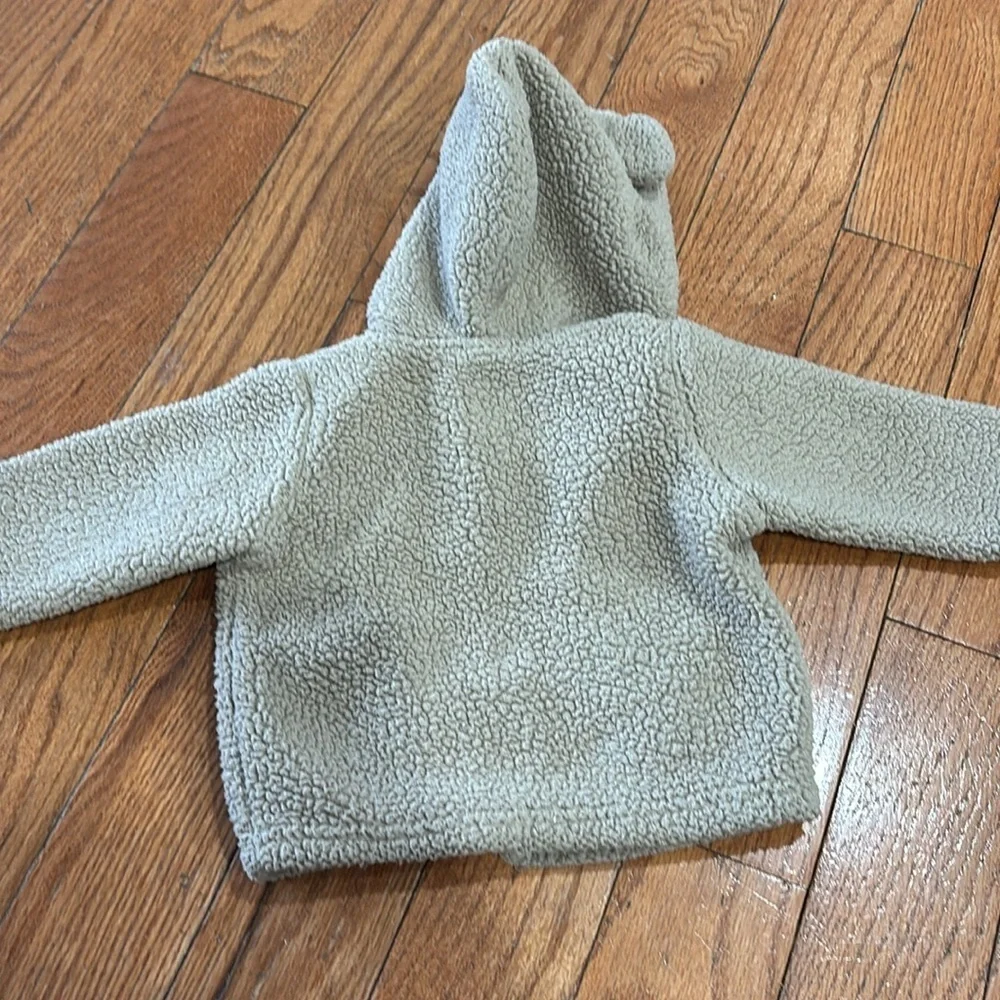 Carter’s 6 Months Beary Cute jacket with hood and cute little bear. Soft & warm